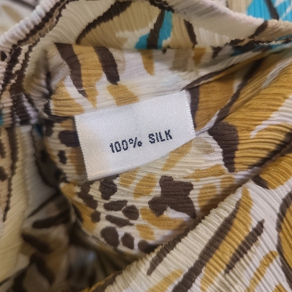 Talbots 100% silk blouse jewel buttons - Picture 5 of 6